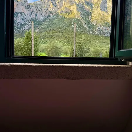 With Stunning Views To The Mountains 5km From The Vila Siniscola