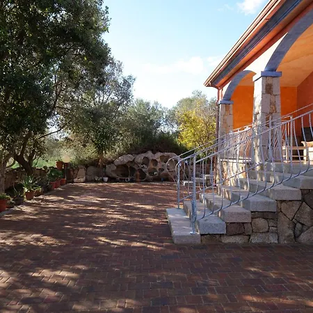 With Stunning Views To The Mountains 5km From The * Siniscola