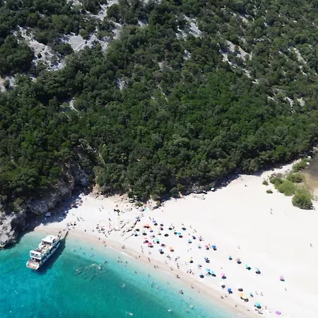 With Stunning Views To The Mountains 5km From The Villa Siniscola
