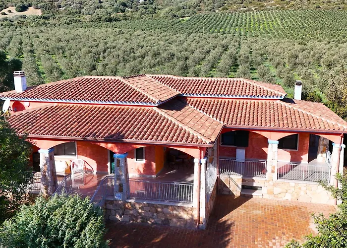 Villa With Stunning Views To The Mountains 5km From The