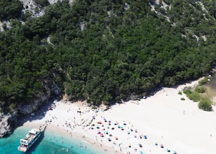 With Stunning Views To The Mountains 5km From The Villa Siniscola