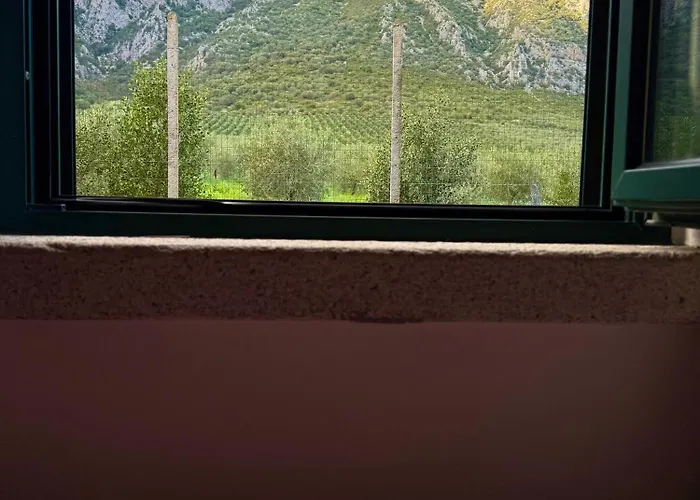 With Stunning Views To The Mountains 5km From The Villa Siniscola
