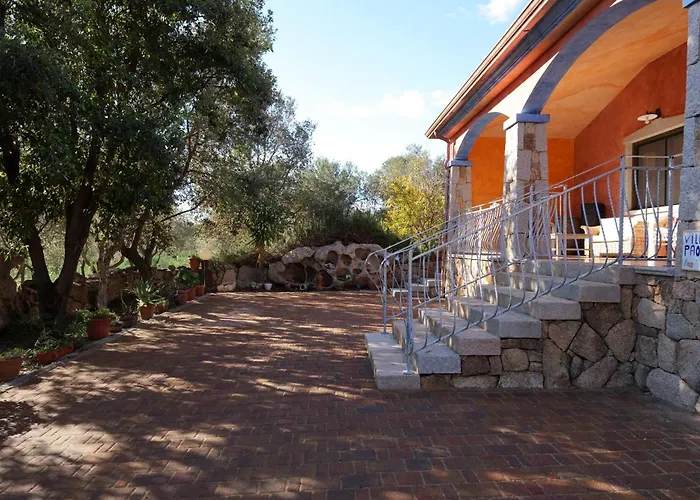 With Stunning Views To The Mountains 5km From The * Siniscola