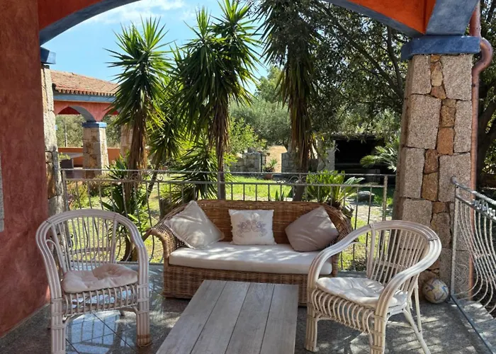 With Stunning Views To The Mountains 5km From The * Siniscola
